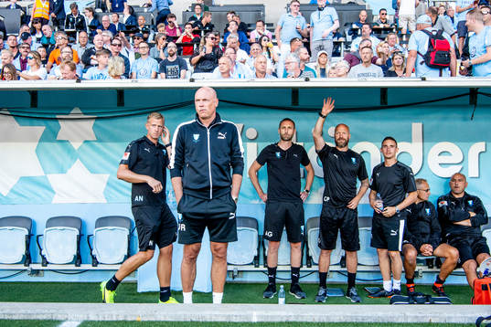 Malmö FFs tränare Uwe Rösler innan fotbollsmatchen i