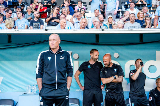 Malmö FFs tränare Uwe Rösler innan fotbollsmatchen i