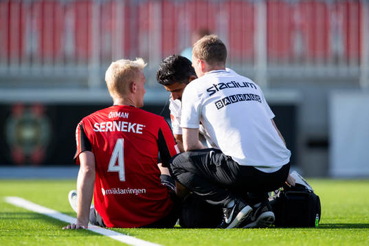 Brommapojkarnas Ludvig Öhman Silwerfeldt med en skada
