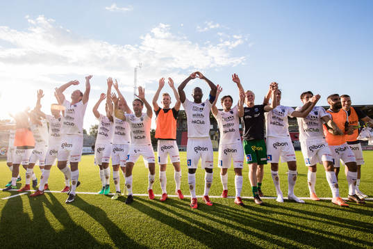 Sirius spelare jublar