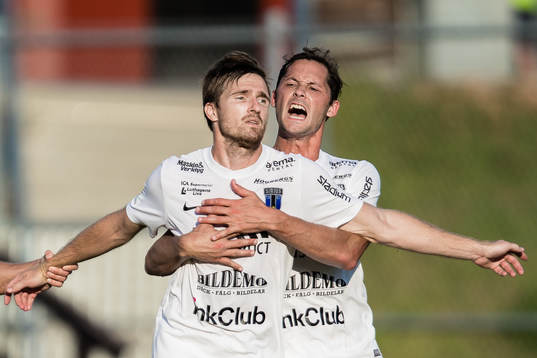 Sirius Jesper Arvidsson jublar med Philip Haglund