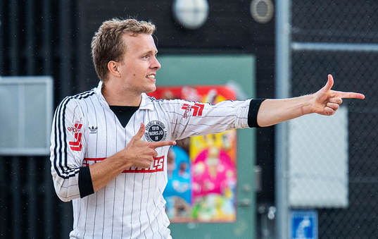 Nordsjö IF Fotbolls Emil Boström jublar