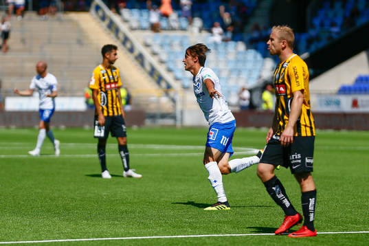 Norrköpings Simon Thern jublar