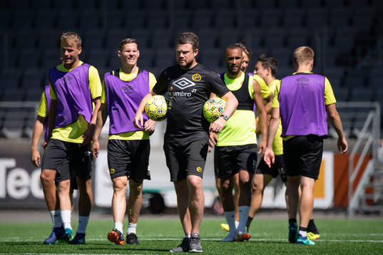 manager Jimmy Thelin
