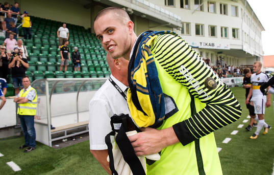 s målvakt Oscar Linnér