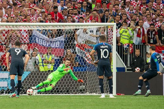 Antoine Griezmann of France acores 2-1