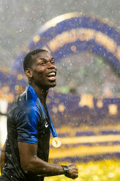 Paul Pogba of France celebrate