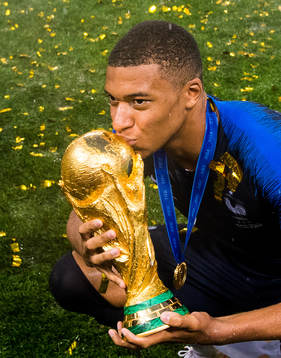 Bläddra bland fler bilder av Kylian Mbappé