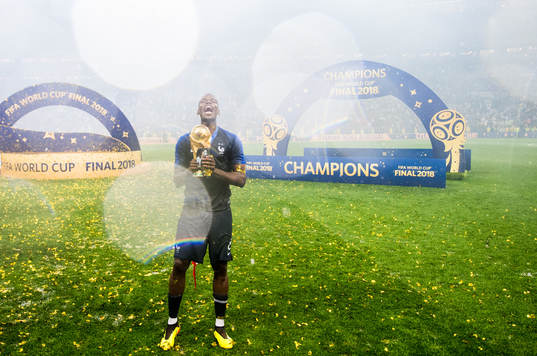 Paul Pogba of France celebrate with the trophy