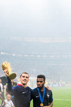Antoine Griezmann of France celebrate with the trophy