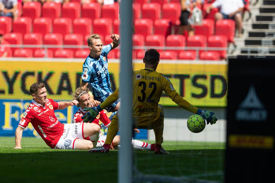 Djurgårdens Jonathan Augustinsson gör 0-1