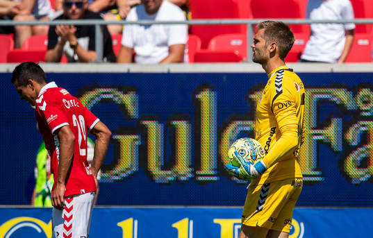 Kalmars målvakt Lucas Hägg-Johansson och Romário Pereira