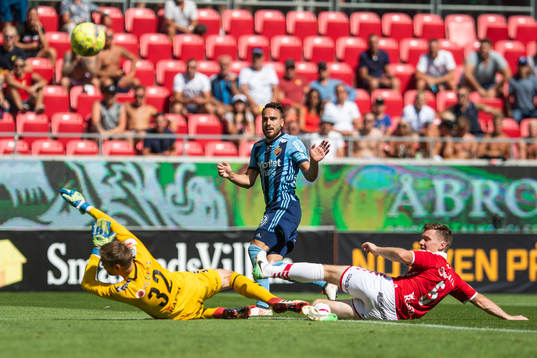 Djurgårdens Dzenis Kozica utmanar Kalmars målvakt Lucas