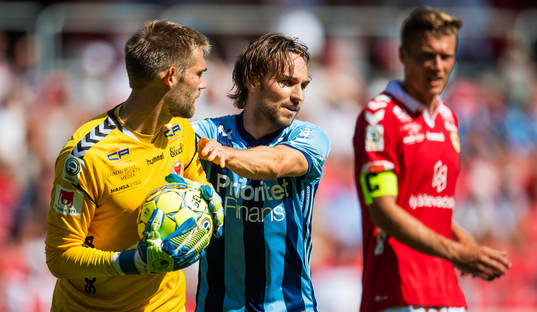 Kalmars målvakt Lucas Hägg-Johansson och Djurgårdens