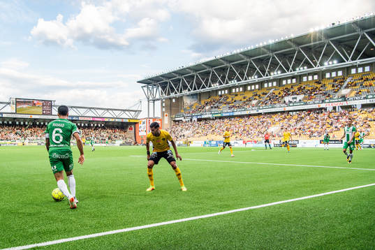 Elfsborgs Rami Kaib och Hammarbys Jiloan Hamad (rygg mot