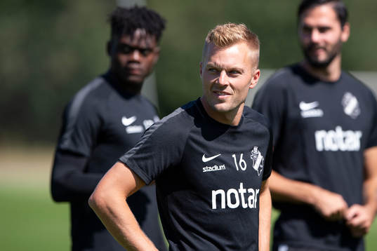 s Sebastian Larsson