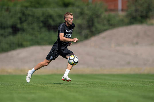 s Sebastian Larsson