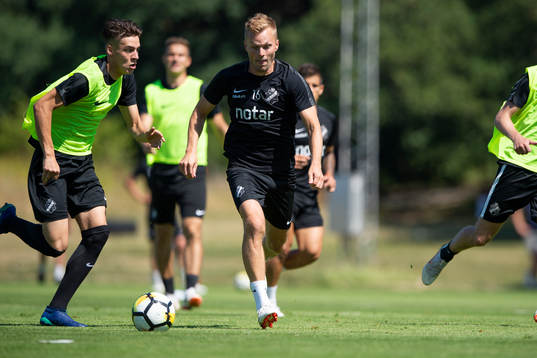 s Sebastian Larsson
