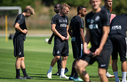 s Sebastian Larsson