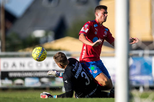 Helsingørs målvakt Michael Törnes och Helsingborgs