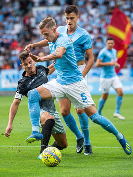Alexander Jeremejeff and Sören Rieks of Malmö FF competes