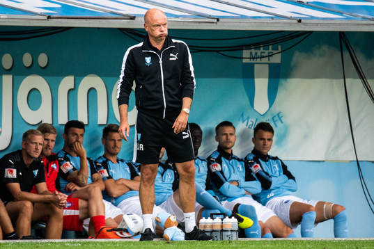 Head coach Uwe Rösler of Malmö FF looks dejected