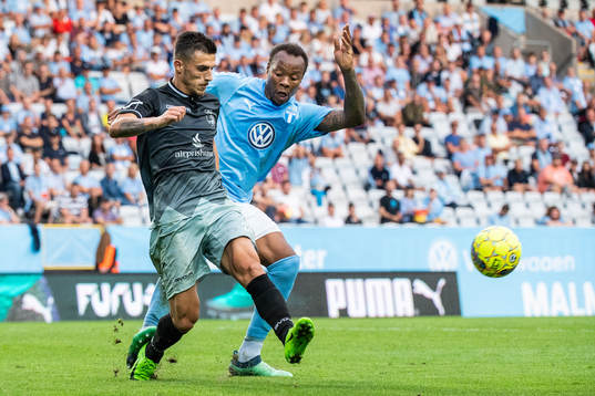 Arbër Shala of Drita and Carlos Strandberg of Malmö FF