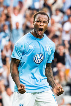 Carlos Strandberg of Malmö FF celebrates