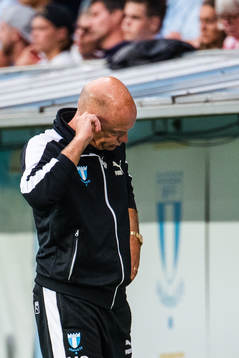 Head coach Uwe Rösler of Malmö FF looks dejected