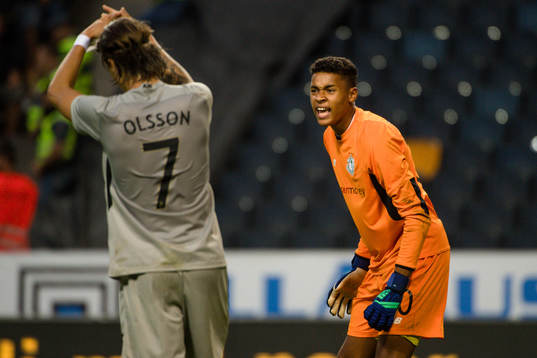 Goalkeeper Gavin Bazunu of Shamrock Rovers reacts