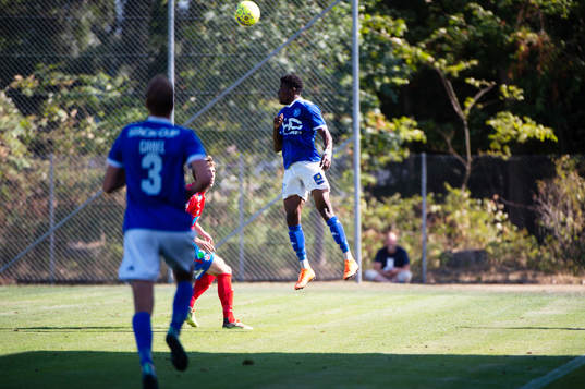 Helsingborgs Adam Eriksson och Fremad Amagers Franco Atchu