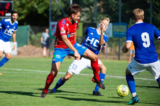 Helsingborgs Mikael Dahlberg och Fremad Amagers Marco Balck