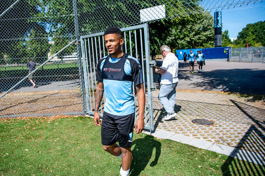 Romain Gall innan Malmö FFs träning