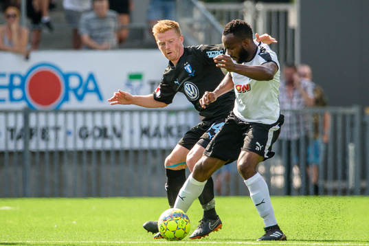 Malmö FFs Anders Christiansen och Örebros Michael Junior