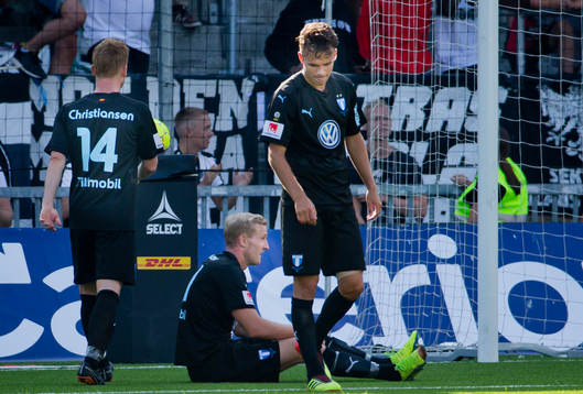 Malmö FFs Franz Brorsson deppar vid straffen till Örebro