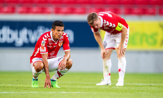 Kalmars Romário Pereira Sipião och Victor Agardius deppar