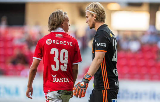 Kalmars Isak Magnusson och Sundsvalls målvakt William