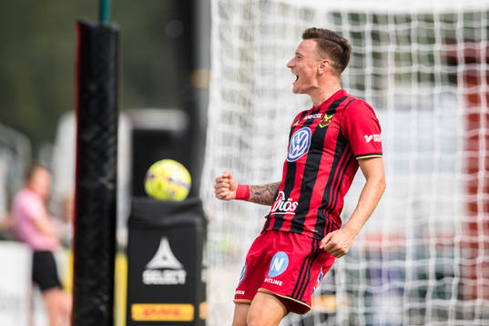 Östersunds Jamie Hopcutt jublar