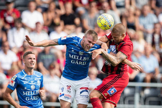 Trelleborgs Robin Nilsson i nickduell med Östersunds