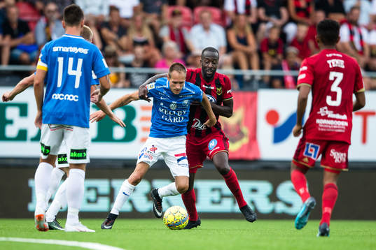 Trelleborgs Zoran Jovanovic och Östersunds Ronald Mukiibi