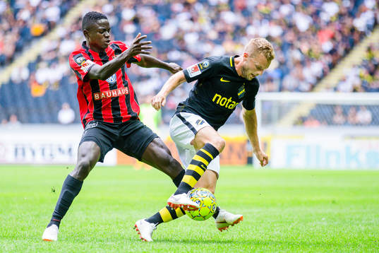 s Sebastian Larsson