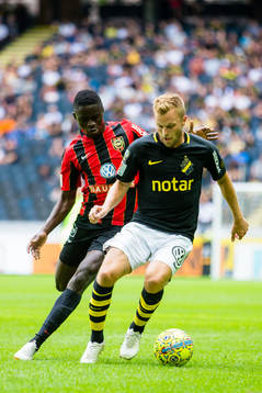 s Sebastian Larsson
