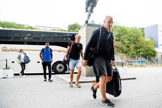 Bengt Sæternes, head coach of Sandnes Ulf, arrives