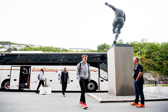 Axel Kryger of Sandnes Ulf arrives