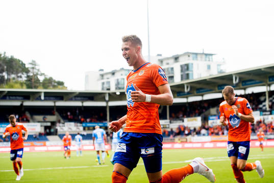Hólmbert Fridjónsson of Aalesund celebrates the 1-0 goal