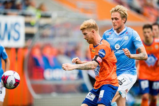 Fredrik Carlsen of Aalesund and Vegard Aasen of Sandnes Ulf