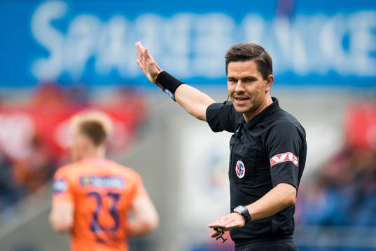Steinar Hauge, referee