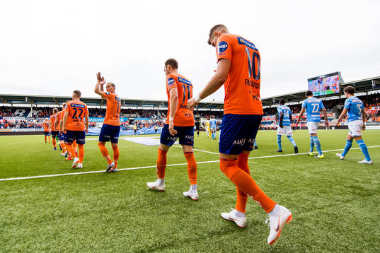 The players of Aalesund enter the pitch