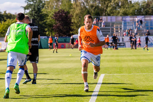 IFK Göteborgs Tobias Hysén värmer upp före