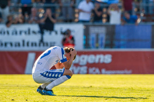 IFK Göteborgs August Erlingmark deppar